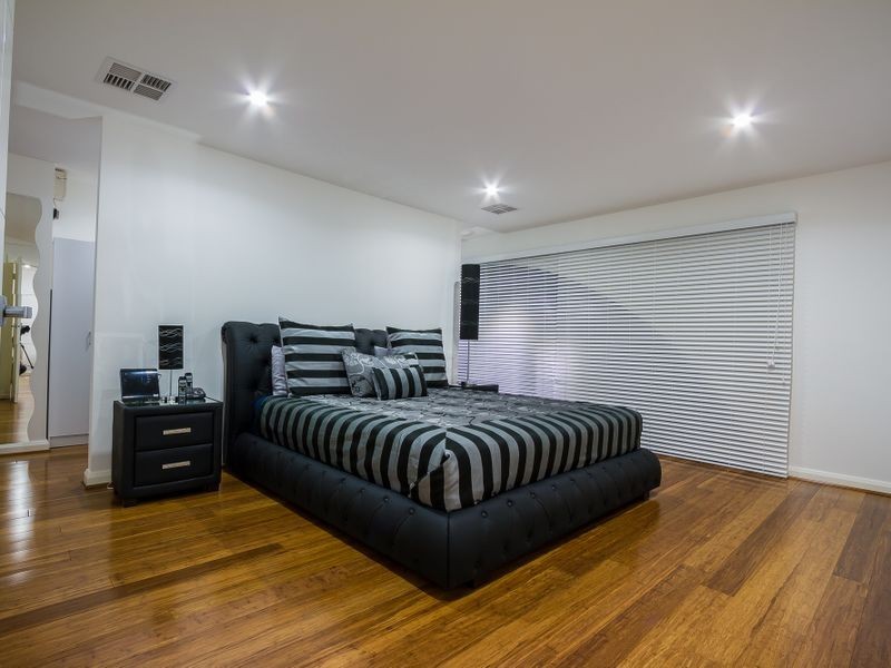 29 Biltmore Cresent, Roxburgh Park VIC 3064