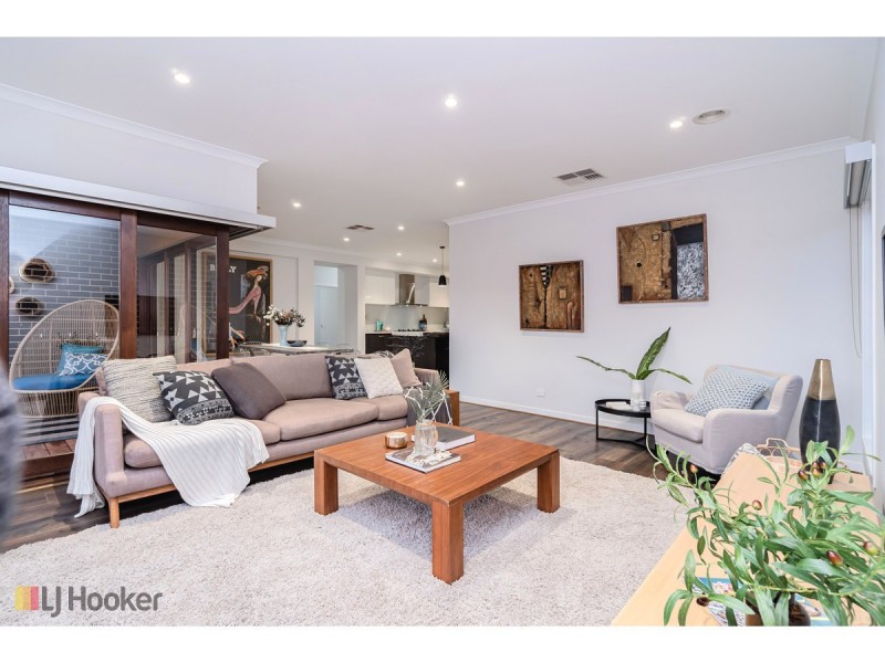 2 Littlewick Parade, Mickleham VIC 3064