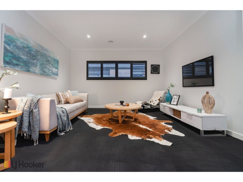 2 Littlewick Parade, Mickleham VIC 3064