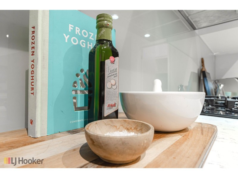 2 Littlewick Parade, Mickleham VIC 3064