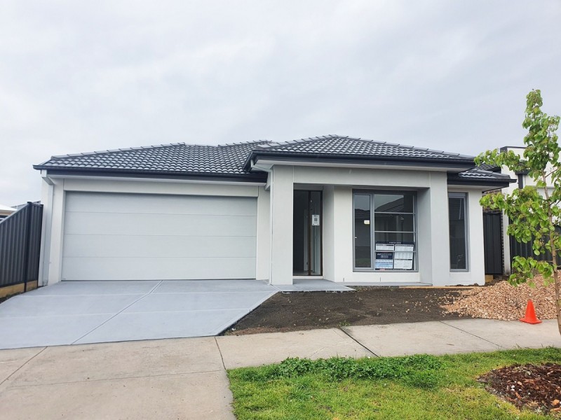 5 Igneous Road, Craigieburn VIC 3064
