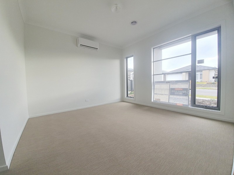 5 Igneous Road, Craigieburn VIC 3064