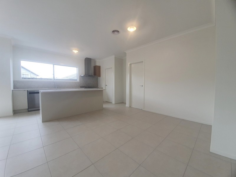 5 Igneous Road, Craigieburn VIC 3064