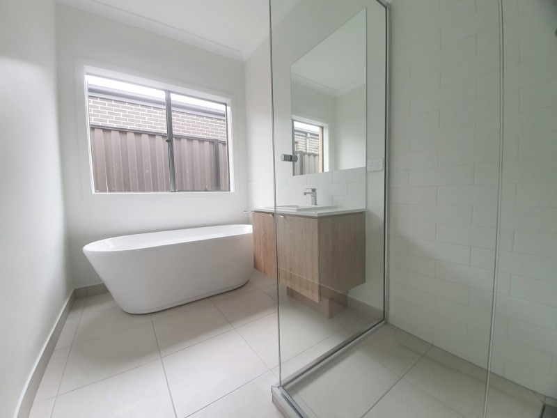 5 Igneous Road, Craigieburn VIC 3064