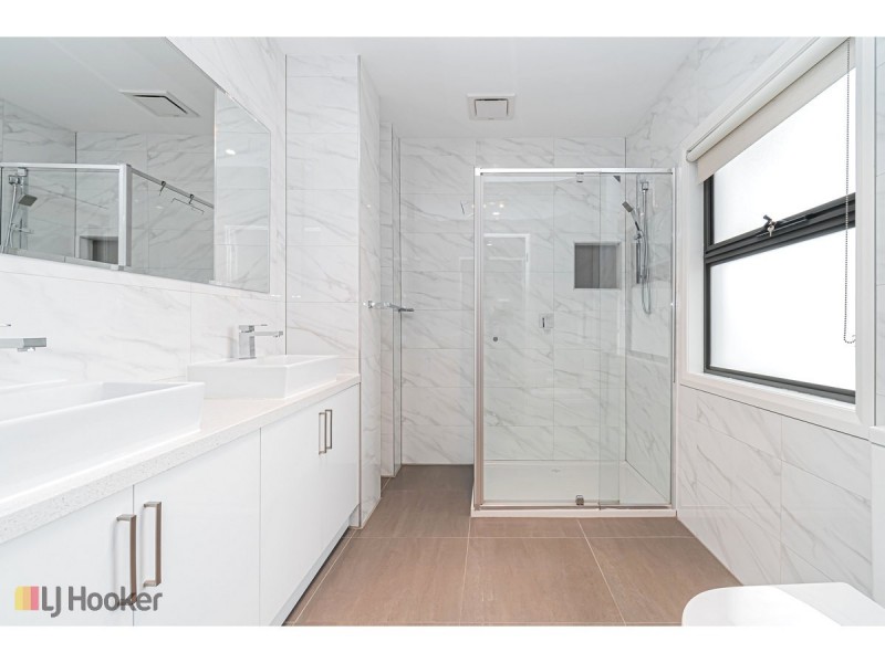 40 Fortitude Drive, Craigieburn VIC 3064