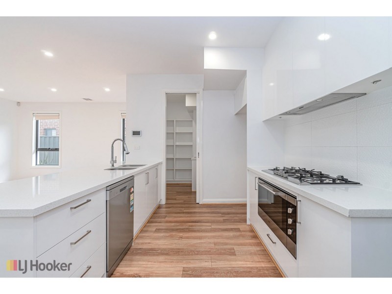 40 Fortitude Drive, Craigieburn VIC 3064