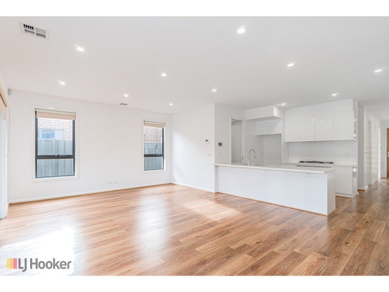 40 Fortitude Drive, Craigieburn VIC 3064