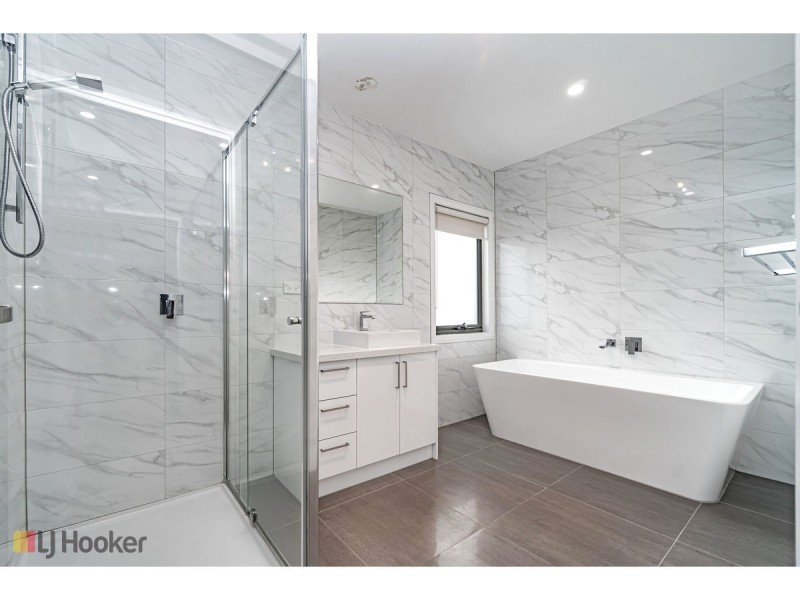 40 Fortitude Drive, Craigieburn VIC 3064