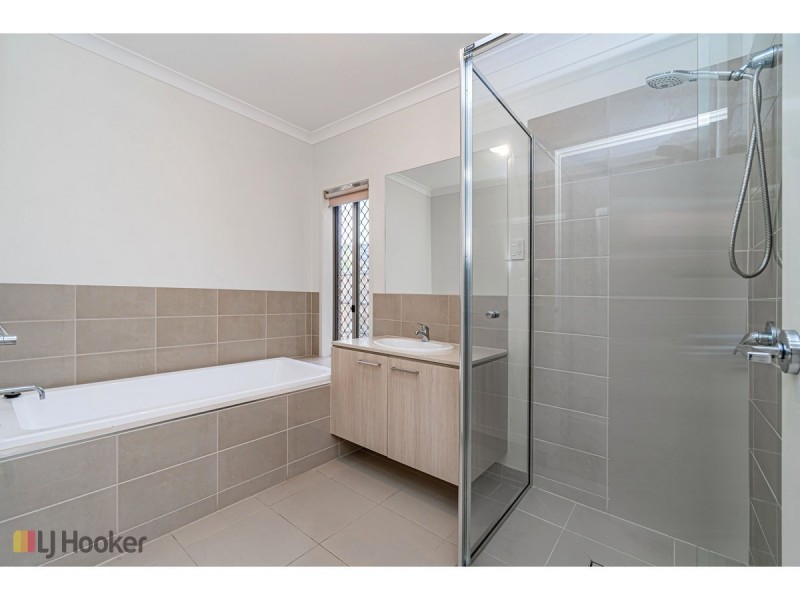 16 Degraves Street, Mickleham VIC 3064