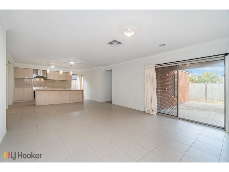 16 Degraves Street, Mickleham VIC 3064