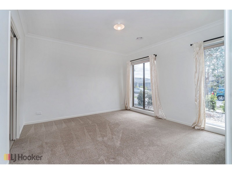 16 Degraves Street, Mickleham VIC 3064