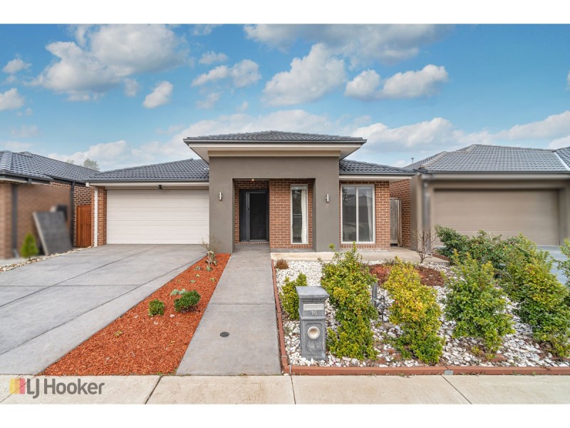 16 Degraves Street, Mickleham VIC 3064