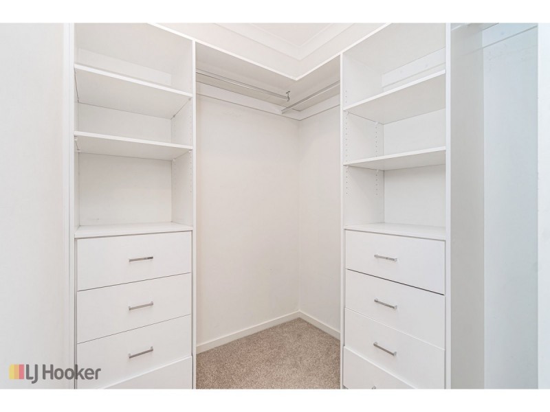 16 Degraves Street, Mickleham VIC 3064