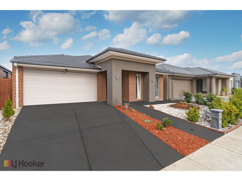 16 Degraves Street, Mickleham VIC 3064