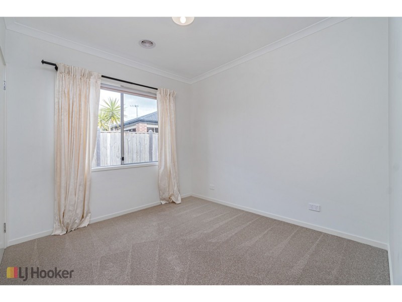 16 Degraves Street, Mickleham VIC 3064