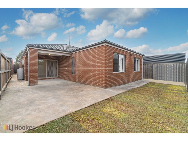 16 Degraves Street, Mickleham VIC 3064