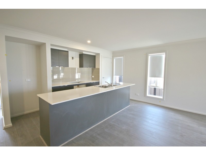 48 Delta Drive, Craigieburn VIC 3064