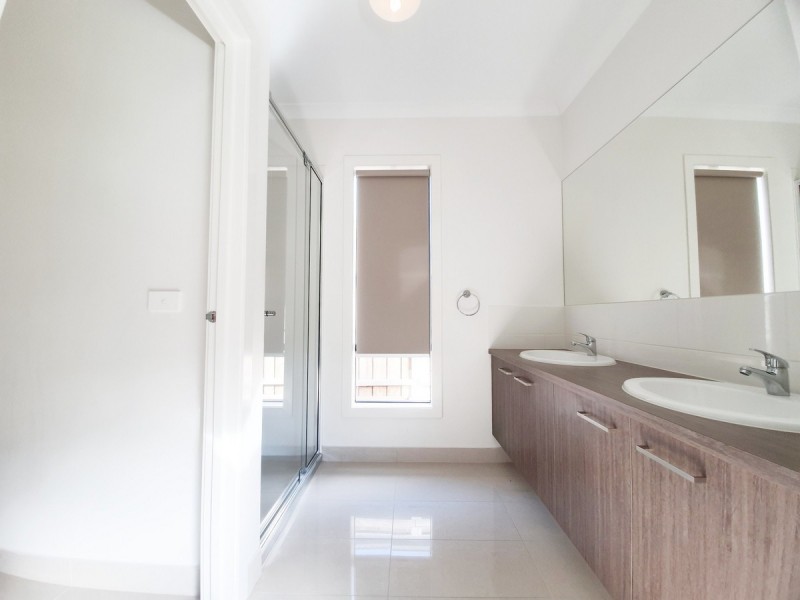 12 Realm Vista, Mickleham VIC 3064