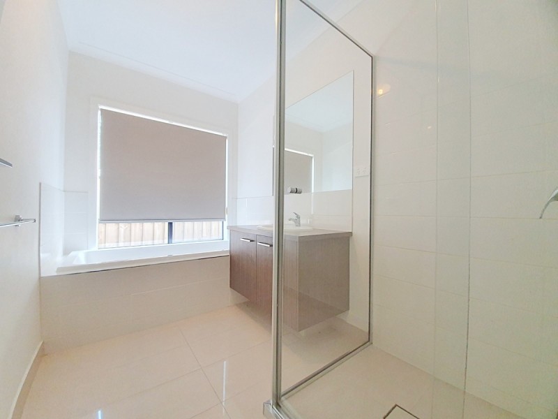 12 Realm Vista, Mickleham VIC 3064