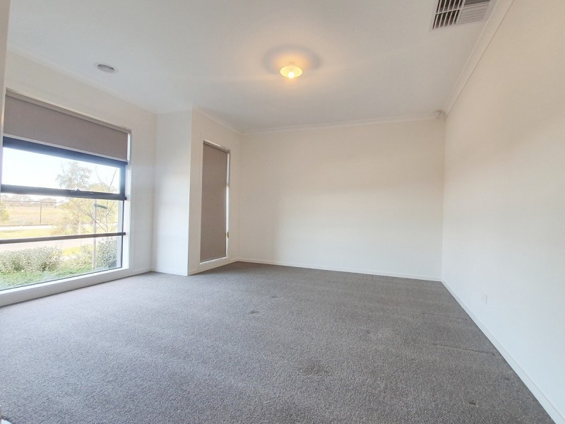 12 Realm Vista, Mickleham VIC 3064