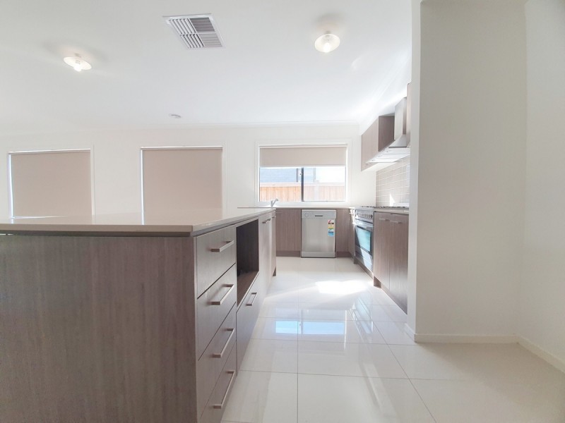 12 Realm Vista, Mickleham VIC 3064