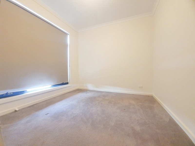 26 Attain Walk, Roxburgh Park VIC 3064