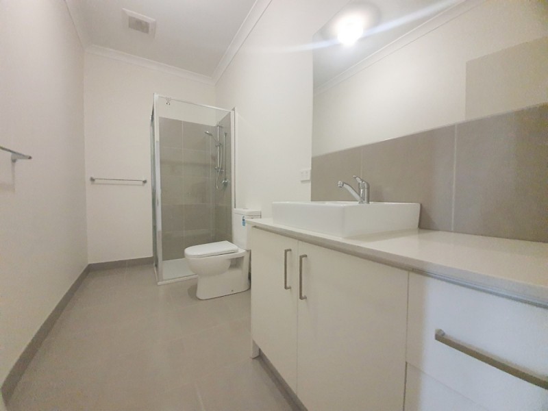 26 Attain Walk, Roxburgh Park VIC 3064