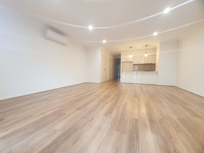 26 Attain Walk, Roxburgh Park VIC 3064