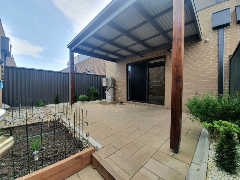 26 Attain Walk, Roxburgh Park VIC 3064