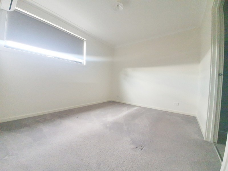 26 Attain Walk, Roxburgh Park VIC 3064