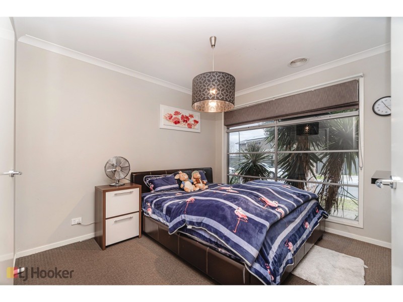 18 Rainham Avenue, Craigieburn VIC 3064