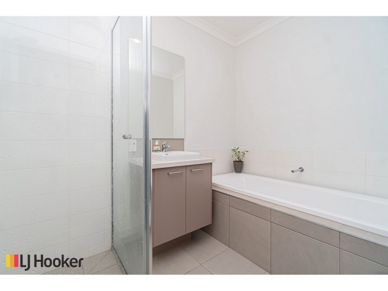 7 Sandwood Place, Craigieburn VIC 3064