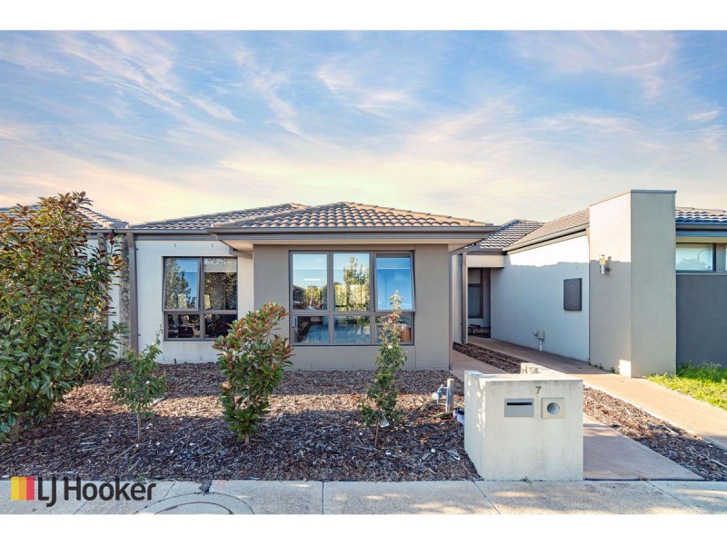 7 Sandwood Place, Craigieburn VIC 3064