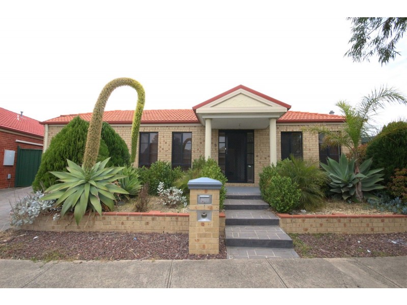 5 Swinburne Close, Craigieburn VIC 3064