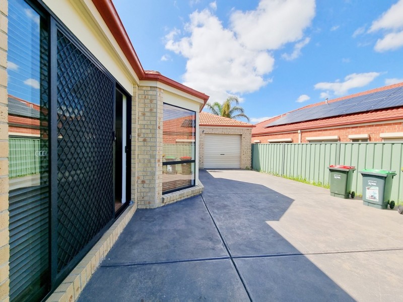 5 Swinburne Close, Craigieburn VIC 3064