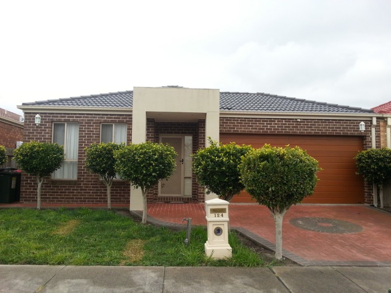124 Hayfield Road, Roxburgh Park VIC 3064