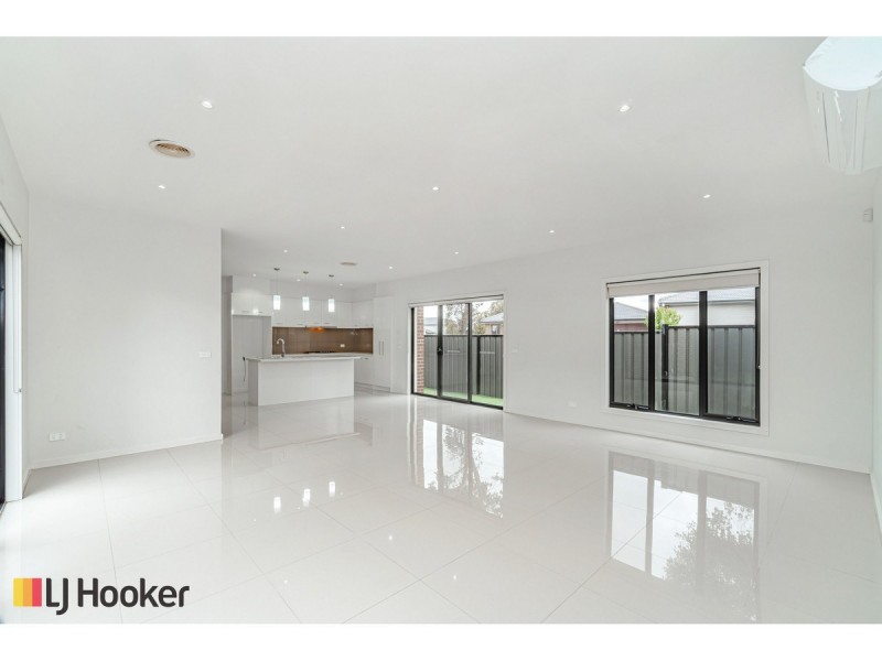 29 Calm Avenue, Craigieburn VIC 3064
