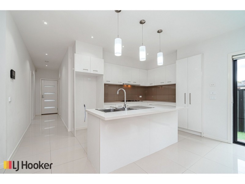 29 Calm Avenue, Craigieburn VIC 3064