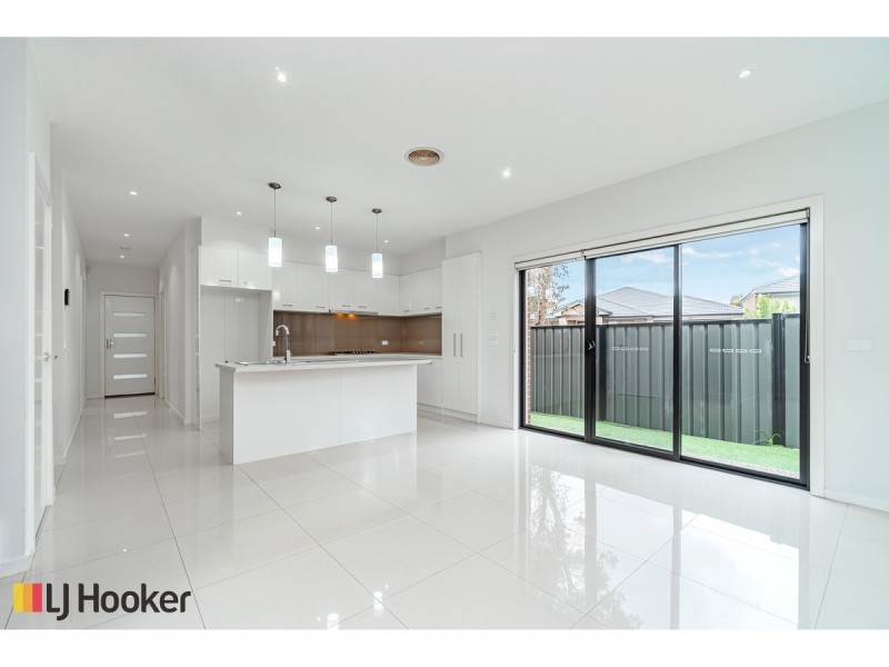 29 Calm Avenue, Craigieburn VIC 3064