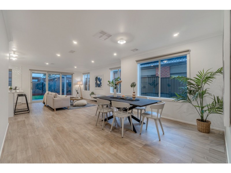 41 Angophora Crescent, Craigieburn VIC 3064