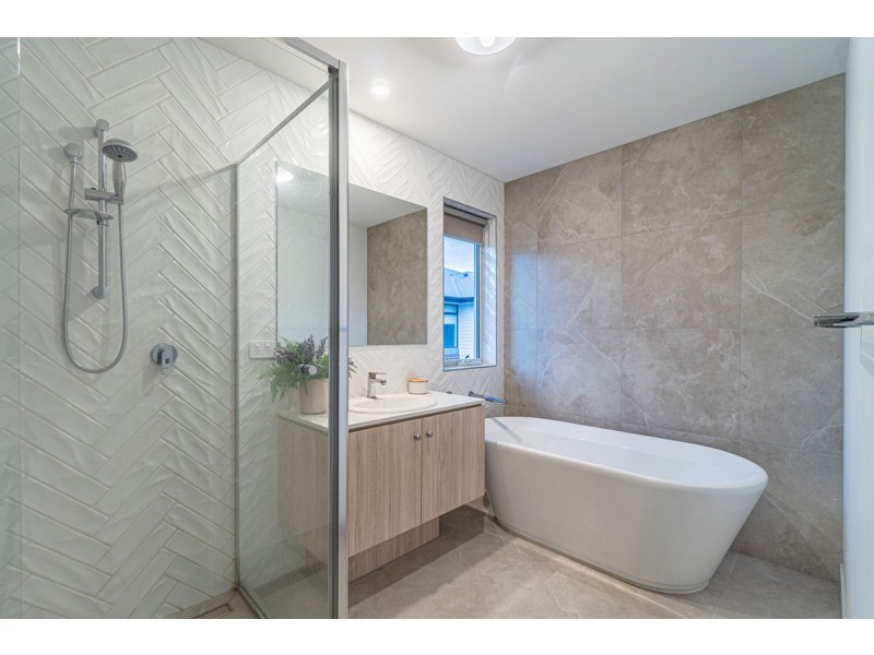 41 Angophora Crescent, Craigieburn VIC 3064