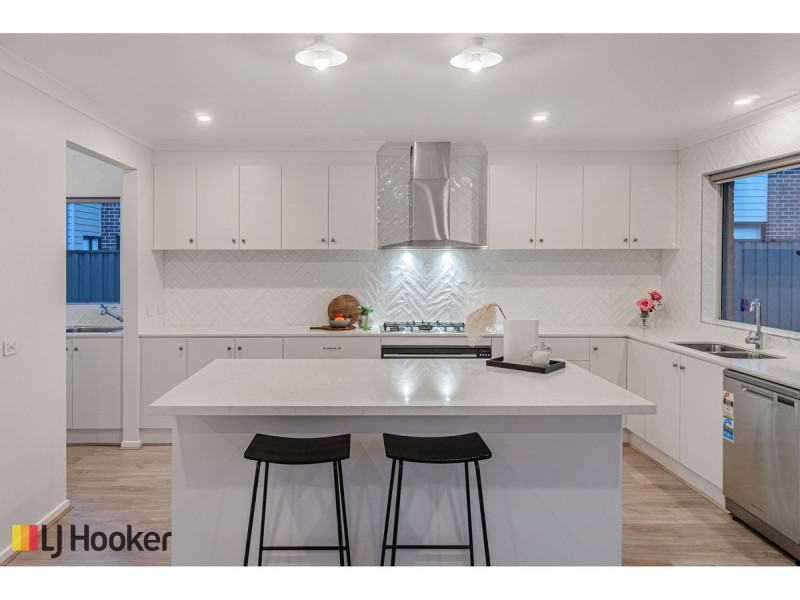 41 Angophora Crescent, Craigieburn VIC 3064