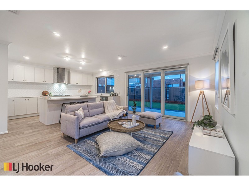 41 Angophora Crescent, Craigieburn VIC 3064