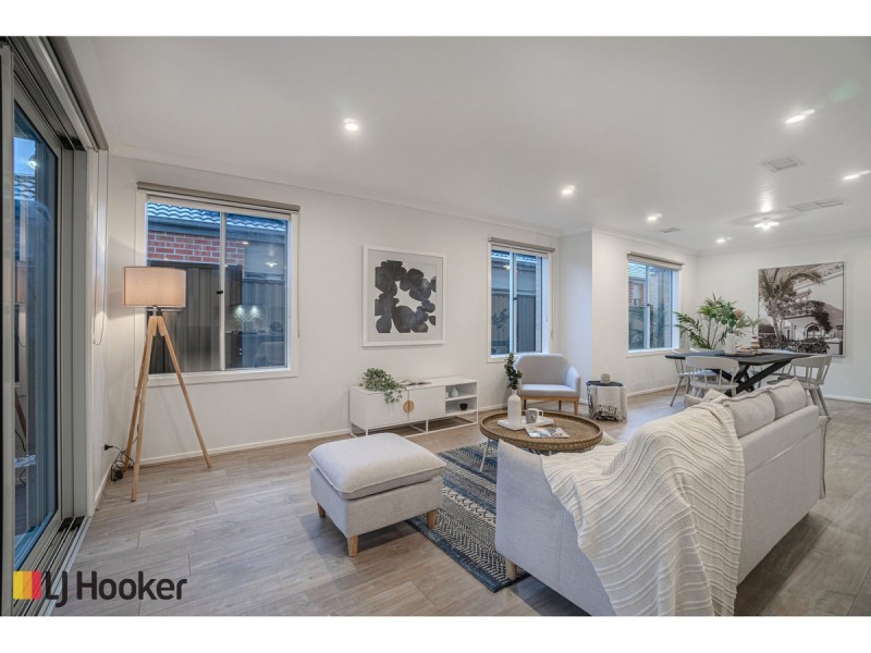 41 Angophora Crescent, Craigieburn VIC 3064