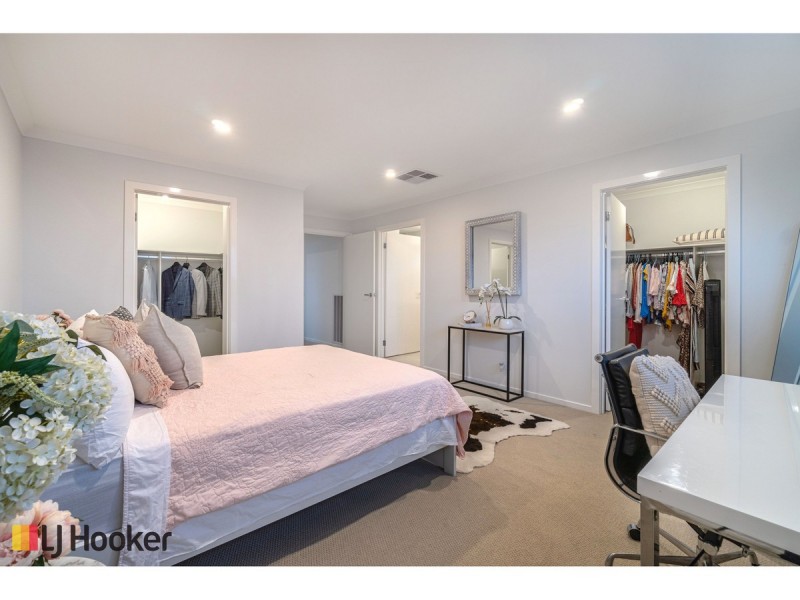 41 Angophora Crescent, Craigieburn VIC 3064