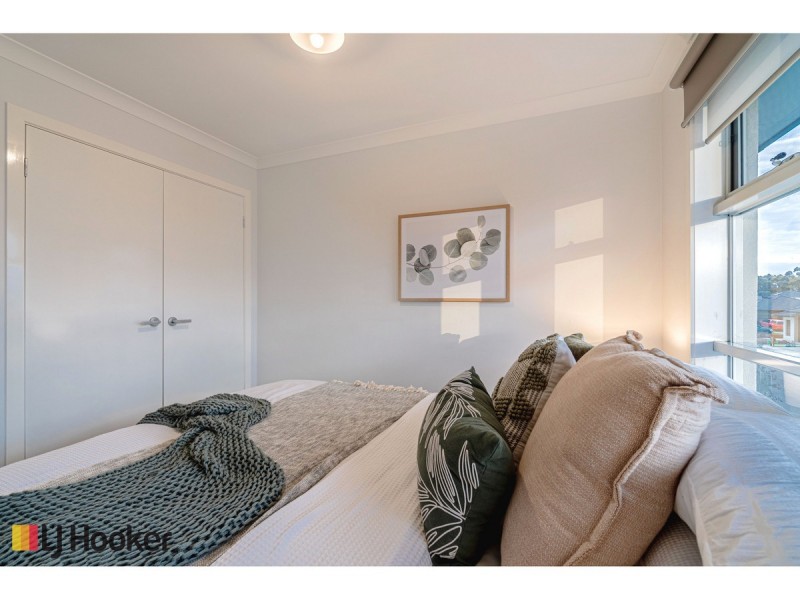 41 Angophora Crescent, Craigieburn VIC 3064