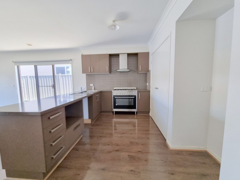 7 Euphoria Drive, Craigieburn VIC 3064