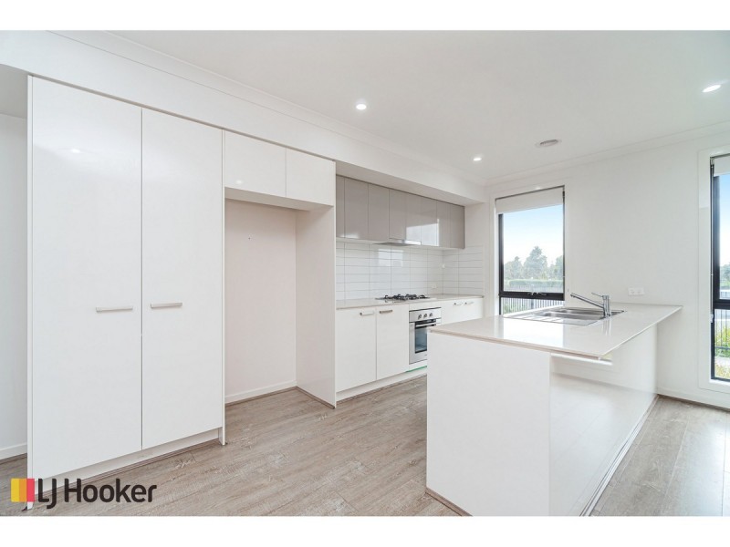831 Aitken Boulevard, Craigieburn VIC 3064