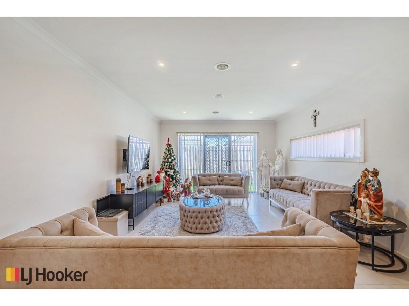 9 Redheugh Street, Craigieburn VIC 3064