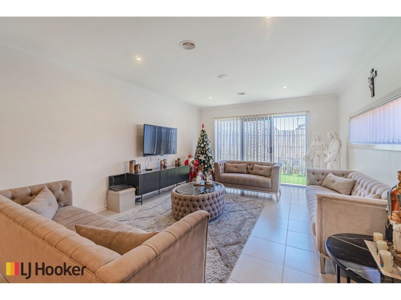 9 Redheugh Street, Craigieburn VIC 3064